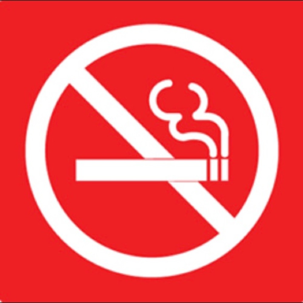 🚭 NON-SMOKING HOME